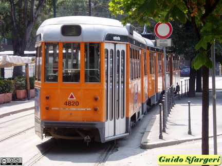 4820 3 PzaCastello 1